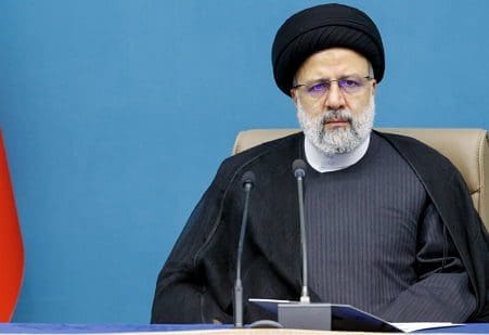 سفرا نقش موثری در زمینه‌سازی برای بهره‌گیری از ظرفیت‌های کشور دارند