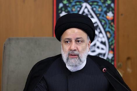 رئیسی: راه اندازی قطار سریع السیر تهران – مشهد از اولویت‌های کشور است
