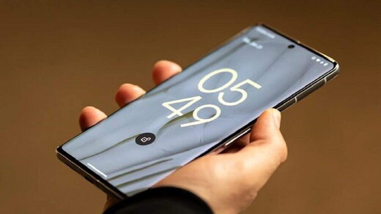 ساعت موبایل‌ها بالاخره درست شد!