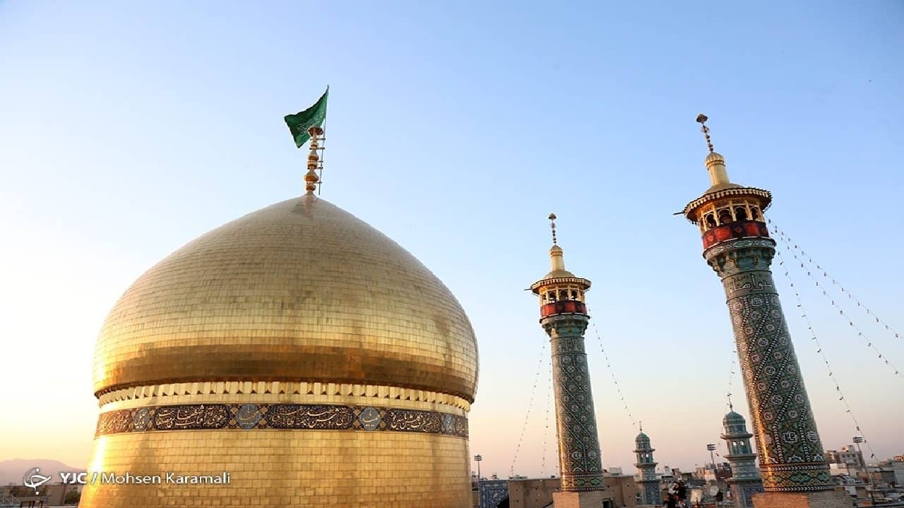 زائران سفره دلشان را پیش حضرت علی بن موسی الرضا (ع) می‌برند