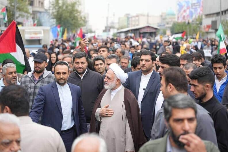 رئیس قوه قضاییه در راهپیمایی حمایت از مردم مظلوم فلسطین شرکت کرد
