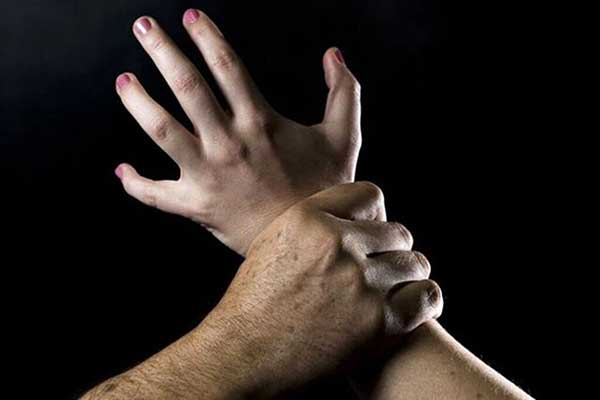 تعرض به ٣٠ زن به بهانه جذب پرستار در سایت سفارش آگهی!