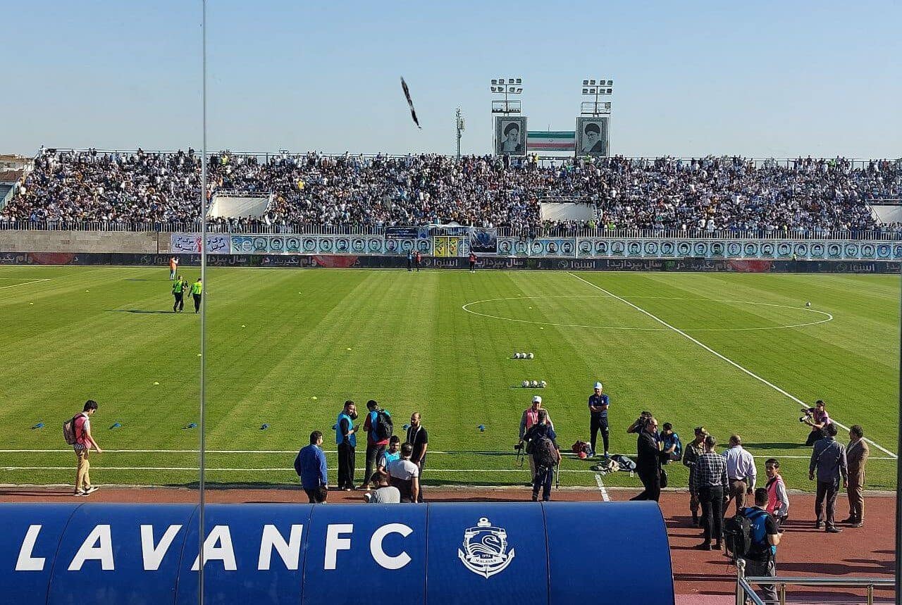 تاخیر در آغاز بازی ملوان – پرسپولیس