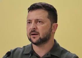 زلنسکی: برافروختن جنگ در خاورمیانه به نفع روسیه است