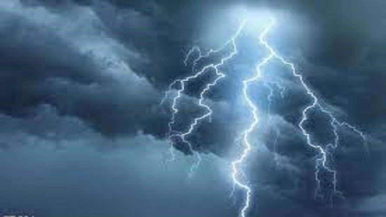 جان باختن یک نفر در مرند بر اثر برخورد صاعقه