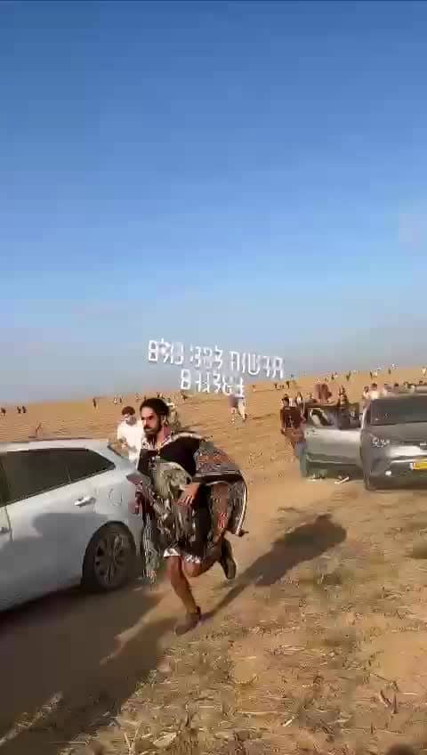 ویدیویی دیگر از فرار عجیب شهروندان اسراییلی به دنبال حمله گسترده حماس