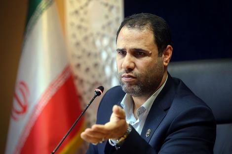 وزیر آموزش و پرورش: معلمها را از افراد زیر ٢٠ سال انتخاب کرده ایم تا دانش آموزان را درک کنند!