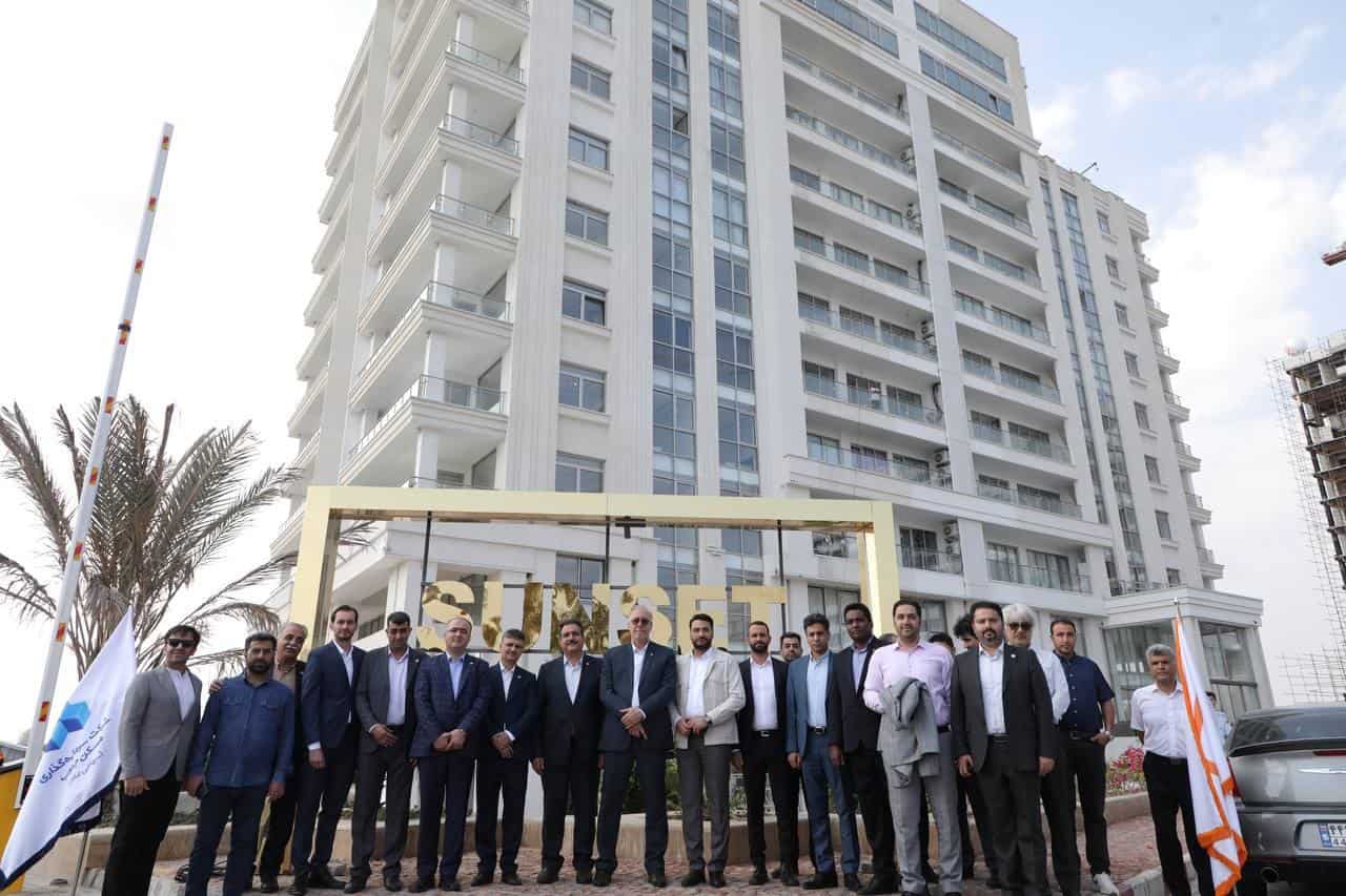 بازدید مدیرعامل بانک مسکن از بلوک مسکونی آبان ستاره کیش