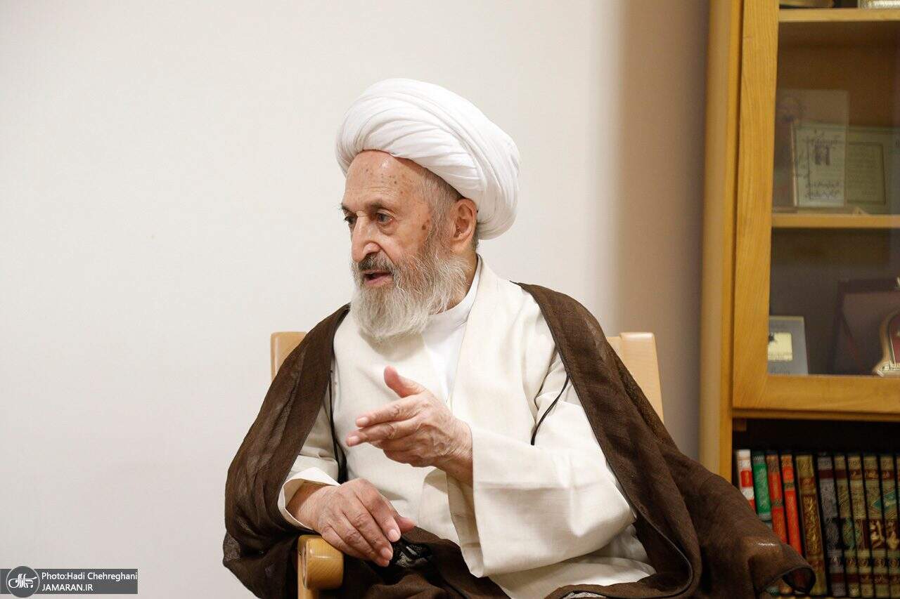 آیت‌الله العظمی سبحانی: نرخ تورم باید کاهش یابد
