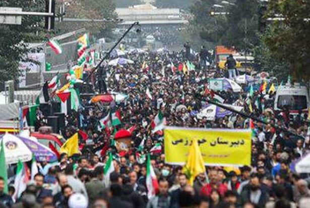 راهپیمایان ۱۳ آبان: خواستار آتش‌بس در غزه هستیم