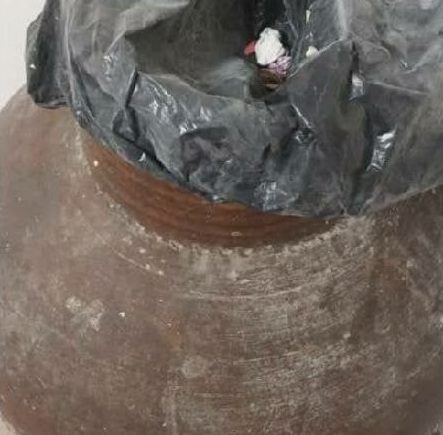 استفاده از یک خمره باستانی به عنوان سطل آشغال در موزه رشت !