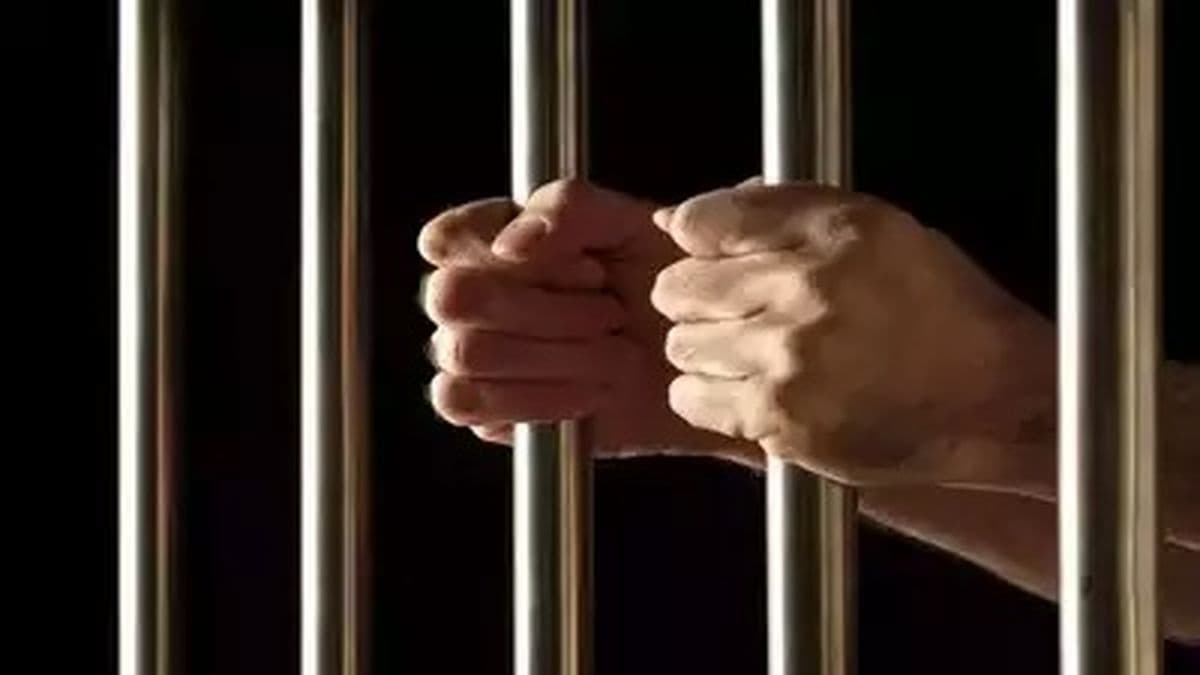 پزشکی قانونی سرنوشت پسر متهم به قتل مادر را مشخص می‌کند