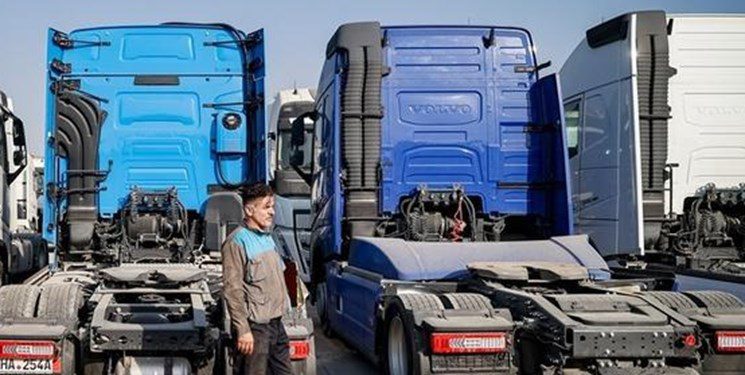 کشف محموله شیشه توسط سگ‌های موادیاب گمرک