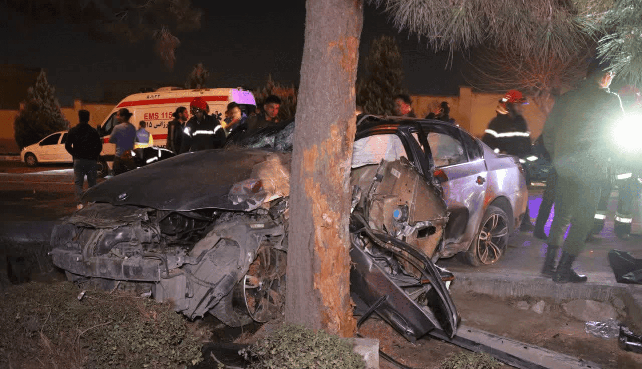 فوت راننده 18 ساله بی ام دبلیو در تصادف با درخت