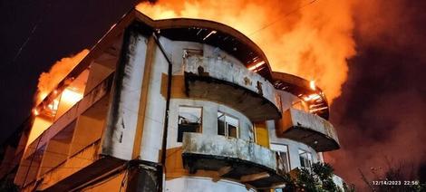 وقوع آتش‌سوزی گسترده‌ در هتل ایران بندر انزلی