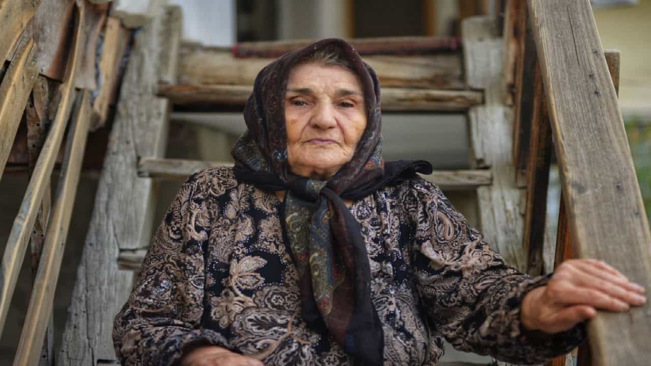 پرتره مادر شهیدان دفاع مقدس در مستند «رخ مادر»