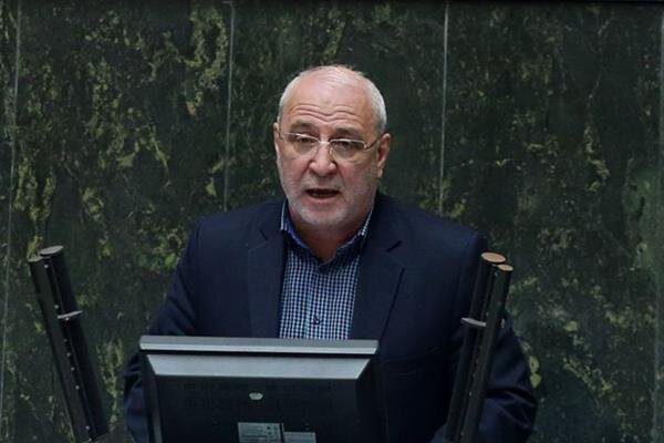 رشد اقتصادی ۸ درصد محقق نخواهد شد بلکه باعث ایجاد فاصله بین اغنیا و فقرا می‌شود