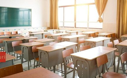 تندباد مدارس مشگین‌شهر را مجازی کرد