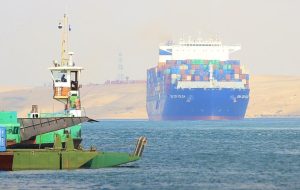 یمن: پس از اینکه خدمه کشتی توجهی به هشدار‌ها نداشتند، این حمله صورت گرفت