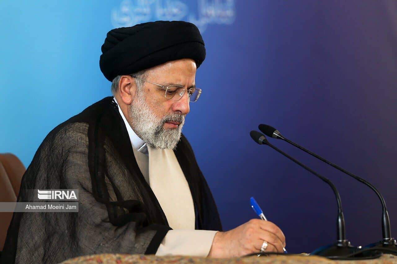 رئیس جمهور قانون حمایت از گزارشگران فساد را ابلاغ کرد