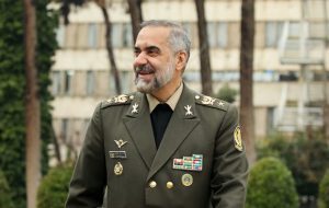 وزیر دفاع:  به هیچ وجه نمی‌پذیریم در مرزهای ایران شیطنت کنند