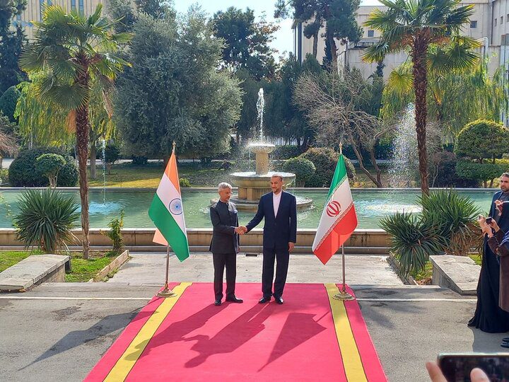 استقبال امیرعبداللهیان از همتای هندی