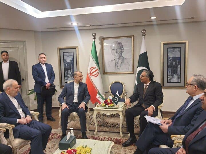 استقبال وزیرخارجه پاکستان از امیرعبداللهیان، آغاز مذاکرات دوجانبه