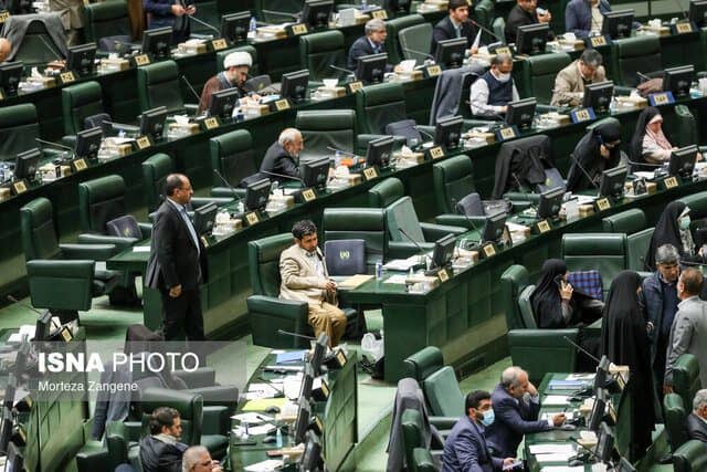 ۵۵۰ میلیون تومان پاداش پایان خدمت کارکنان دولت در سال آینده