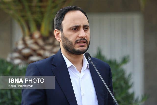 مجلس با پیشنهاد دولت برای افزایش میانگین حقوق همراهی کند
