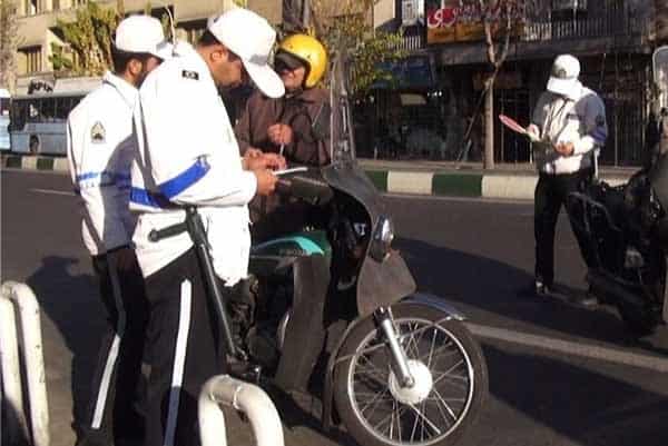 پلیس راهور در برخورد با تخلفات موتورسواران: توقیف و هزینه‌های غیرقانونی پارکینگ!