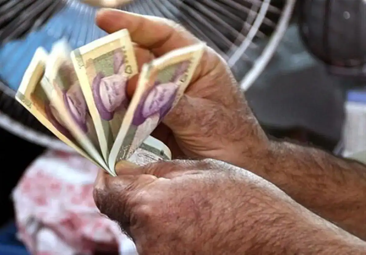 تنش میان مجلس و دولت بر سر افزایش حقوق کارکنان
