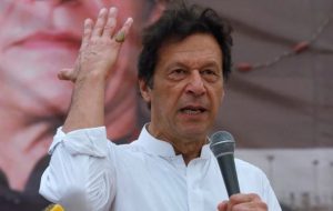 متحدان عمران خان در انتخابات پارلمانی پاکستان پیروز شدند