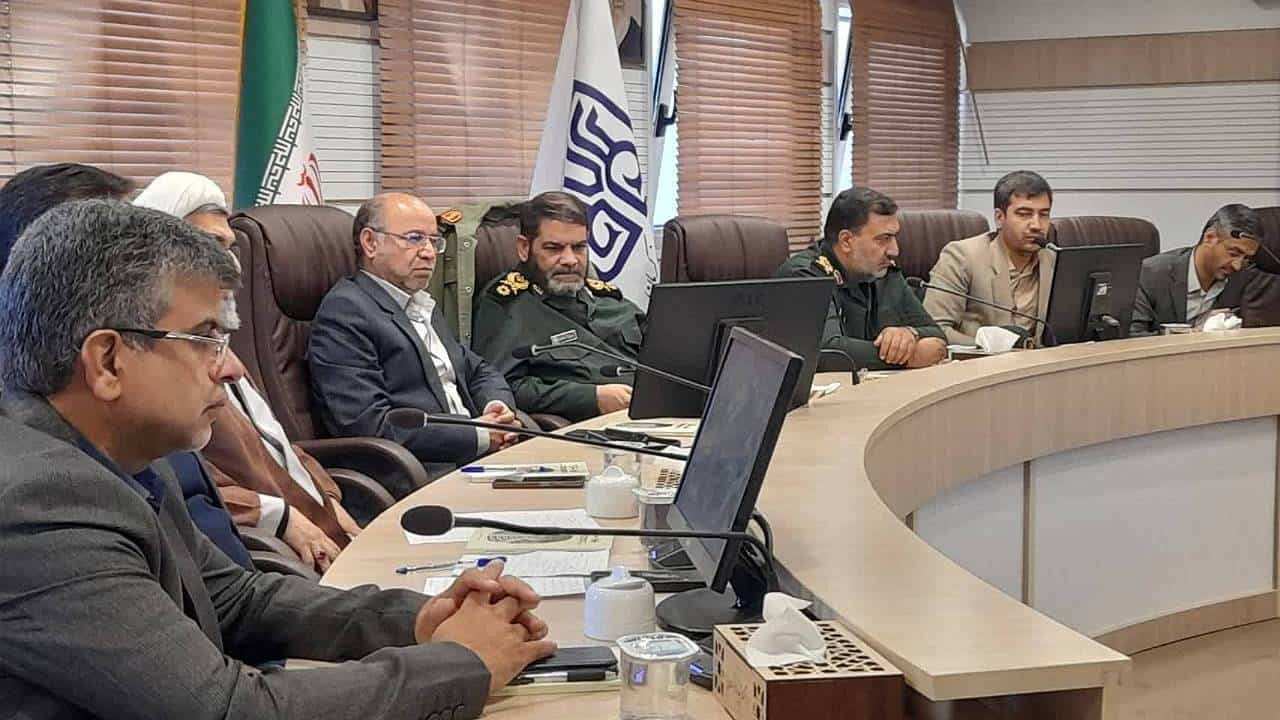 مکتب شهید سلیمانی راه برون رفت از مشکلات کشور است