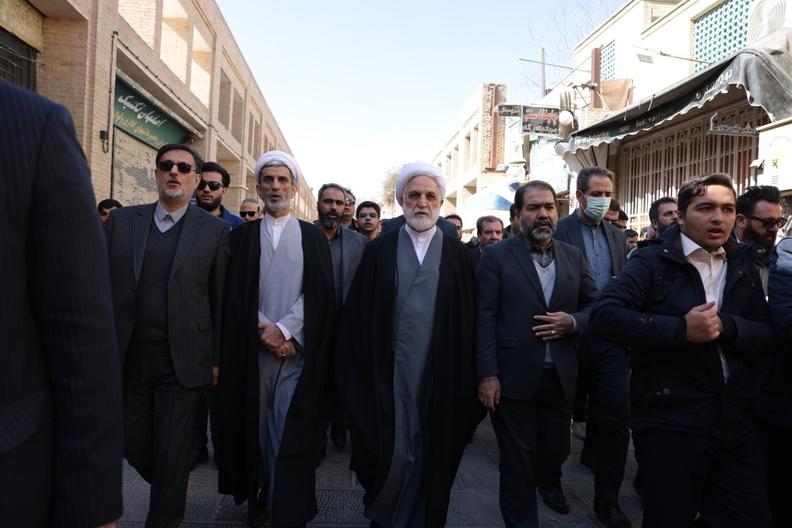 انقلاب با تکیه بر اسلام ناب و ایمان رهبرش به عمل کامل به قرآن پیروز شد