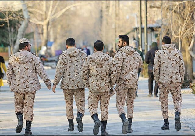 دهنوی: افزایش حقوق سربازان در سال ۱۴۰۳ قطعی شد