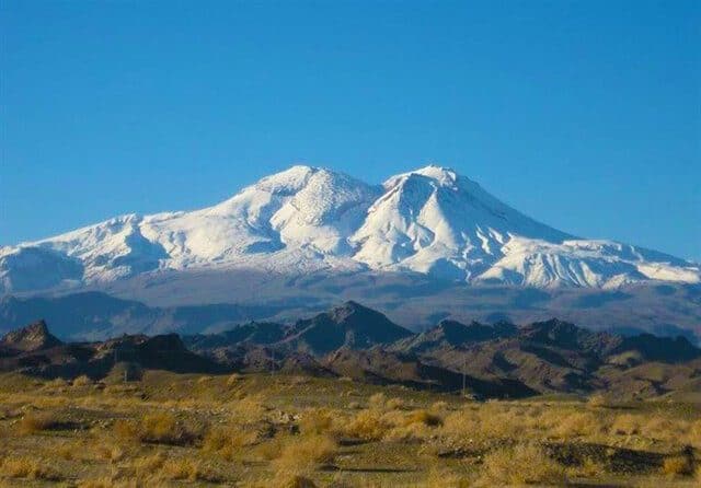 رفتار آتشفشان «تفتان» تغییر محسوسی ندارد/عدم تامین اعتبار برای پایش آتشفشان‌های کشور
