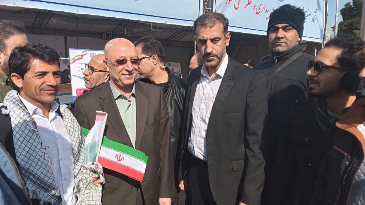 وزیر علوم: پاسداری از خون شهدا را سرلوحه کار خود قرار داده‌ایم