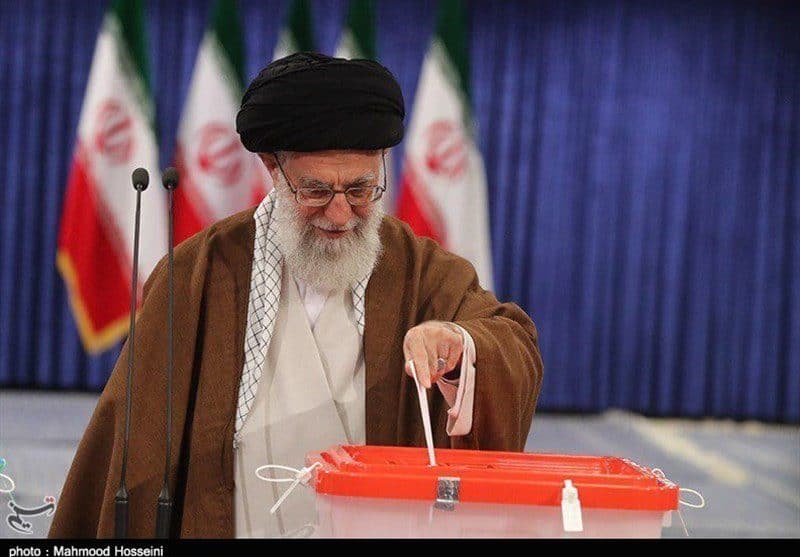 رهبر انقلاب خطاب به مرددین: در کار خیر حاجت هیچ استخاره نیست