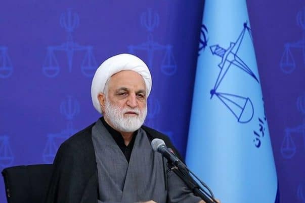در سال گذشته، مبارزه با فساد درون قوه‌ای و برون قوه‌ای را در صدر اولویت‌های خود نشاندیم