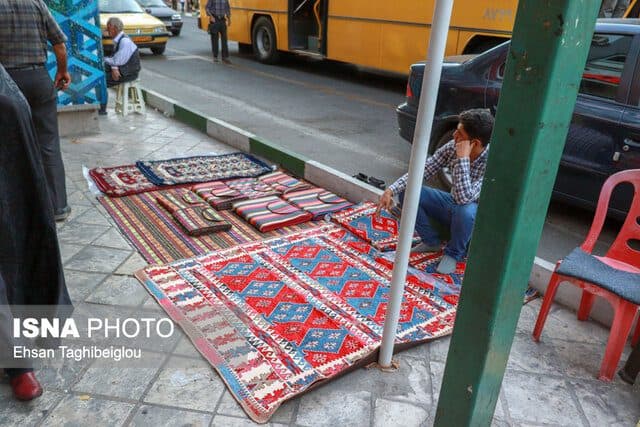دستفروشان می‌توانند با اخذ مجوز بیمه شوند