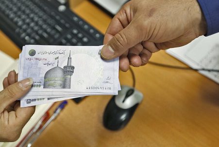 حقوق امسال کارمندان دولت، اساتید، قضات، بازنشستگان و والدین شهدا ابلاغ شد