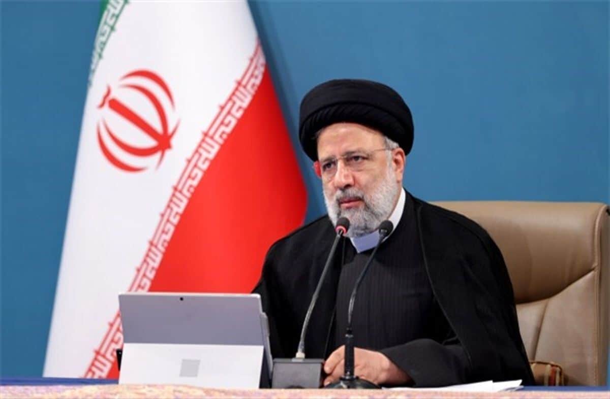 ملت بزرگ ایران در سایه وحدت ملی گام‌های بلندی برای اعتلای کشور برخواهد داشت