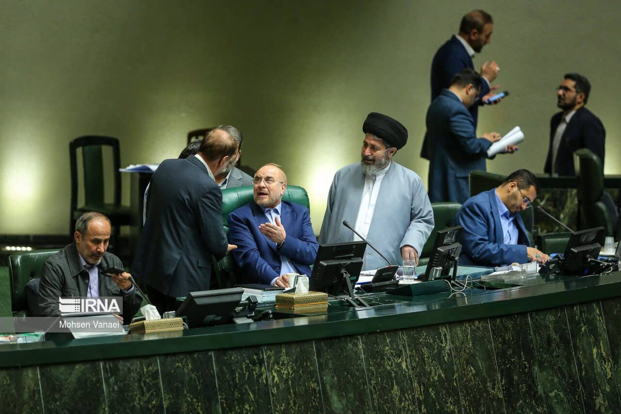 اعتراض زنگنه به گزارش غیر شفاف تلفیق از جداول بودجه/ قالیباف: نباید به مجلس ظلم شود