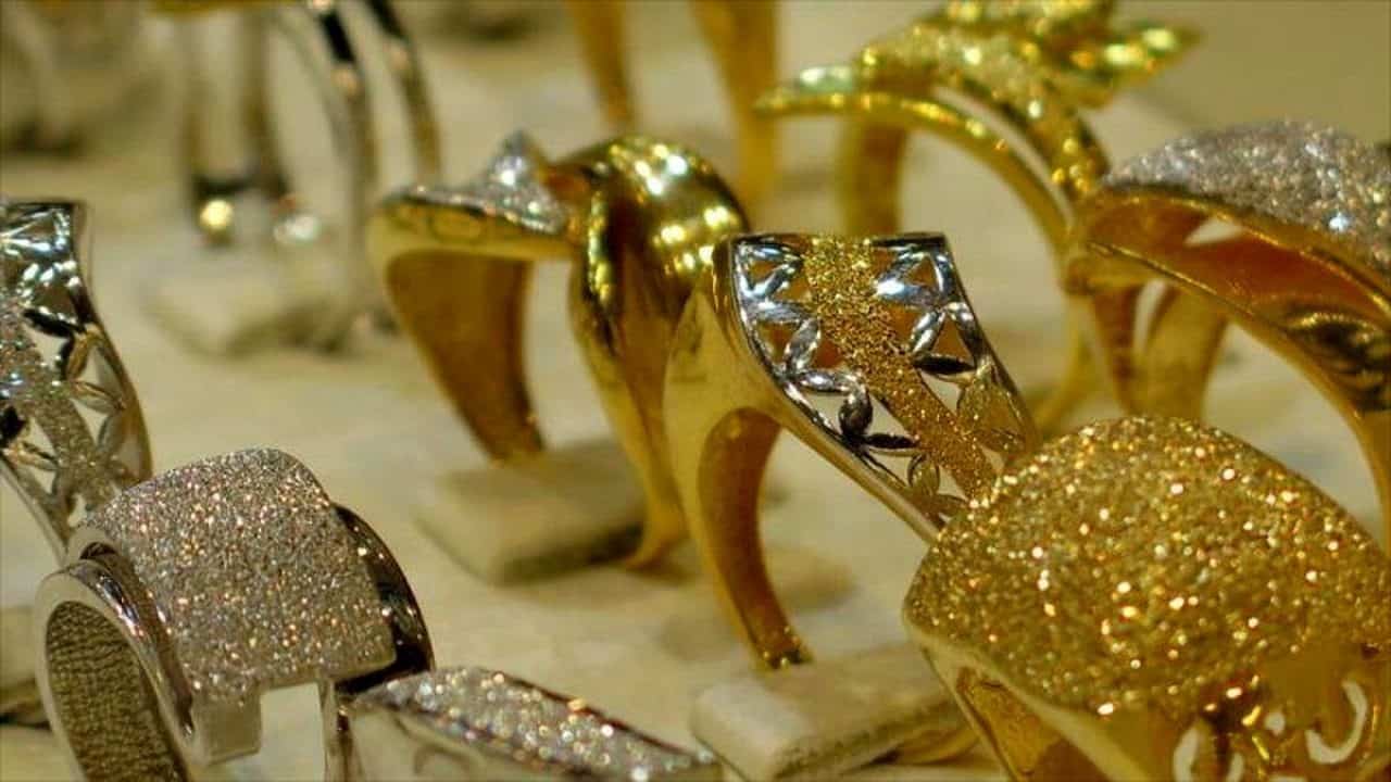 نرخ مالیات بر ارزش افزوده طلا و جواهر ۹ درصد باقی ماند
