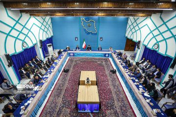 حضور پناهیان در جلسه اقتصادی دولت رئیسی بعد از جنجال اخیر