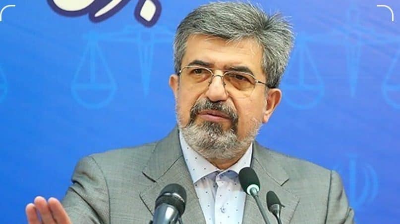 ستایشی: کوروش کمپانی ۵۱۰۰ شاکی دارد