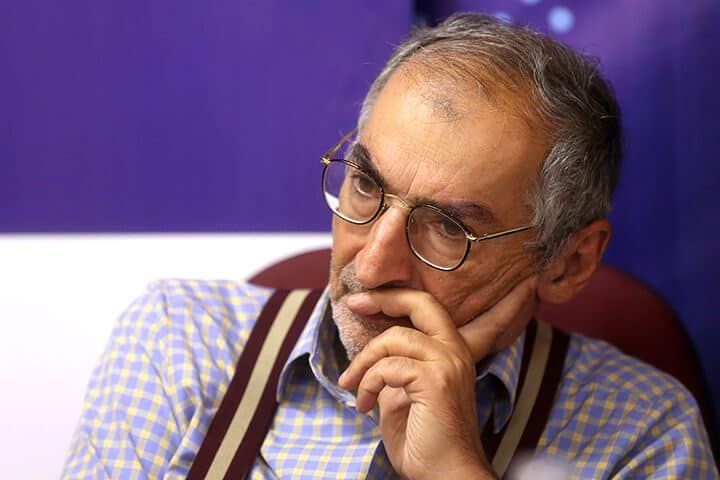 صادق زیباکلام روانه زندان شد