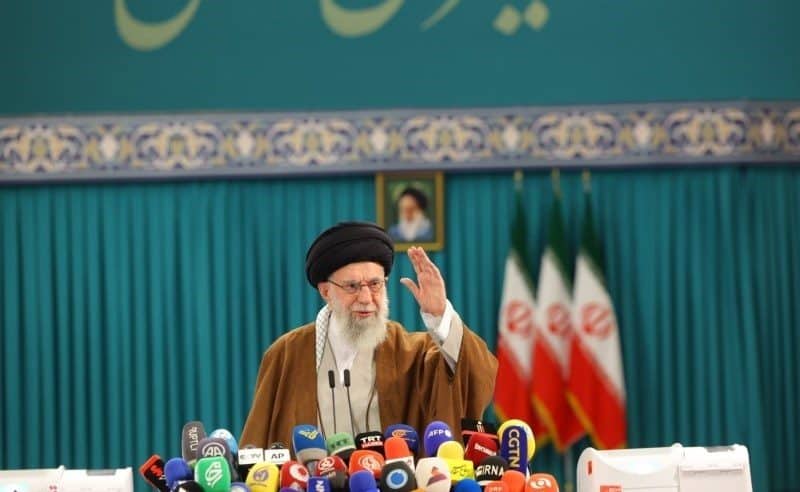 امام خامنه‌ای: هرچه رای بیشتر باشد مجلس قوی‌تر است
