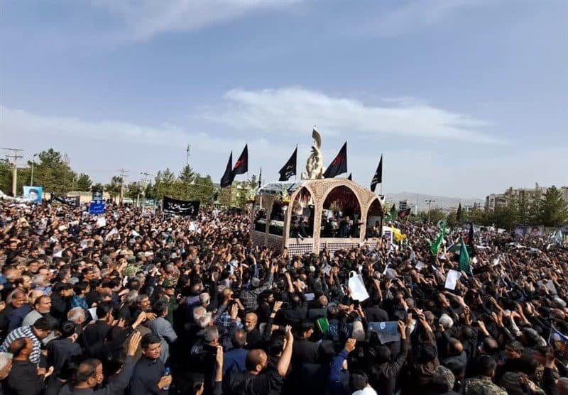 شکوه حضور در خراسان جنوبی/ مردم سید‌ را در آغوش گرفتند