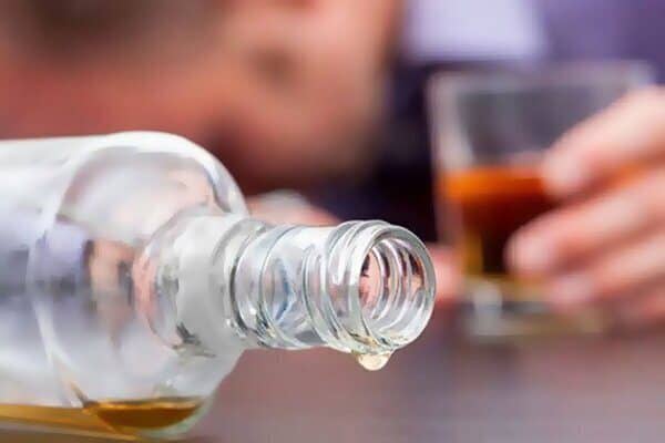 جزئیات جدید از حادثه مسمومیت الکلی پزشکان در مهمانی شیراز / مسمومیت با «متانول» نبوده است